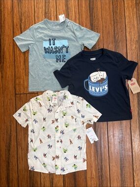 🆕 NWT - name brand short sleeve tops.